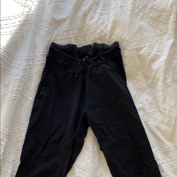 Lululemon On the Fly Pant - Picture 2 of 5
